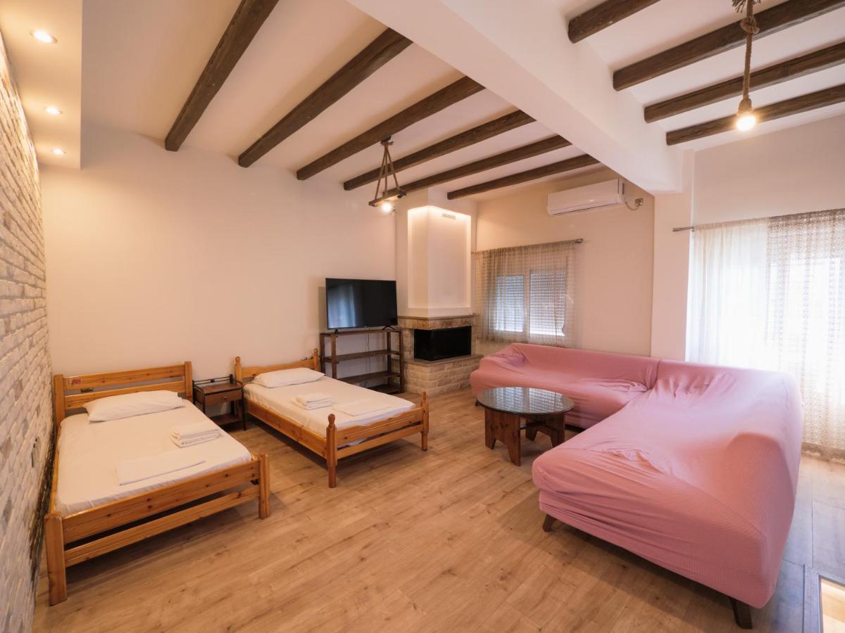 Kellys Cozy One Bedroom House Next To The Beach Ikonomianika Exteriér fotografie